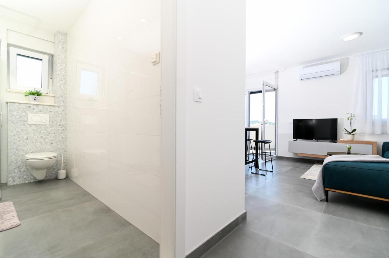 Apartment Laura, Free Parking, Balcony, 4 Ppl Τρογκίρ Εξωτερικό φωτογραφία