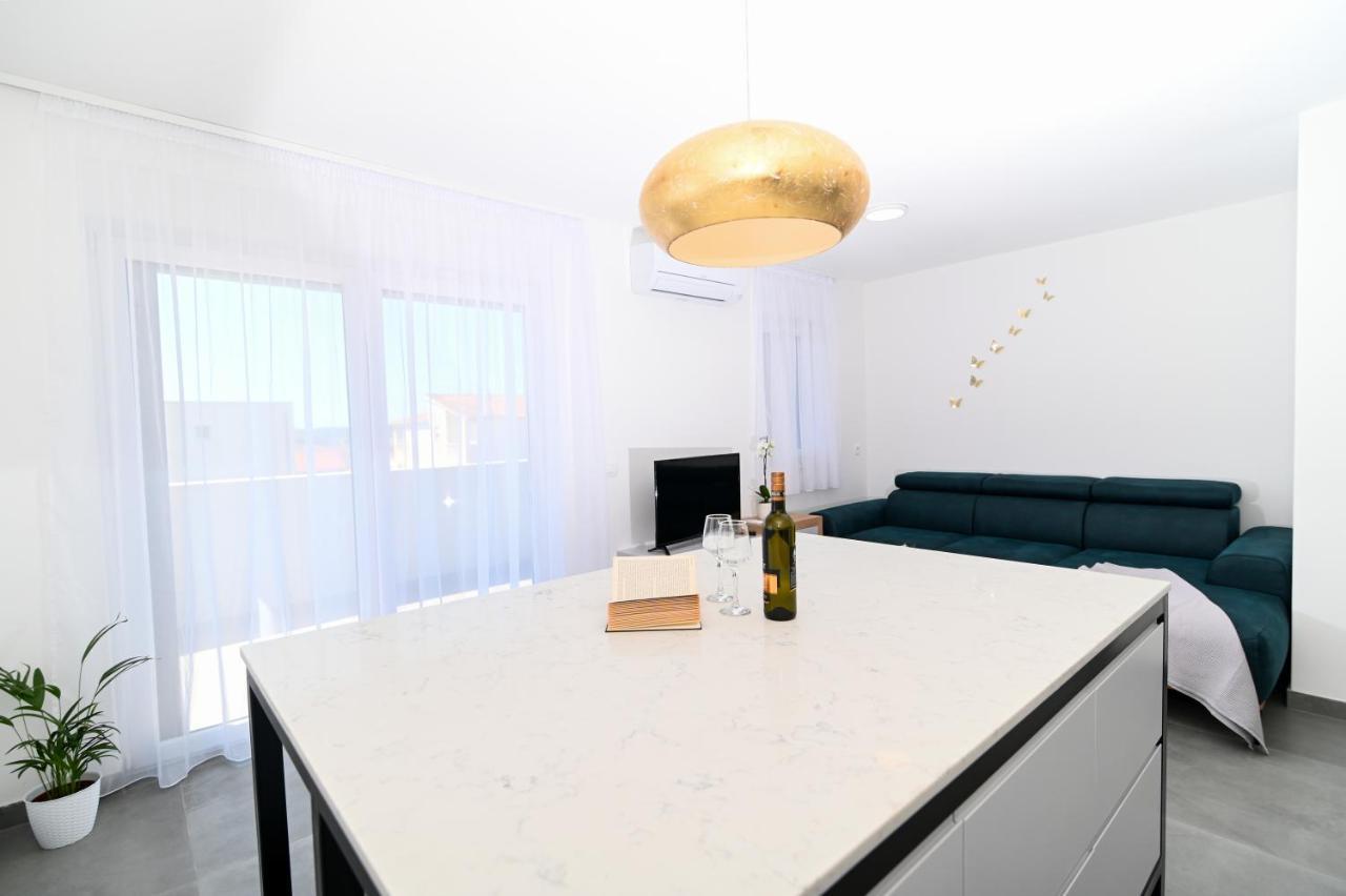 Apartment Laura, Free Parking, Balcony, 4 Ppl Τρογκίρ Εξωτερικό φωτογραφία